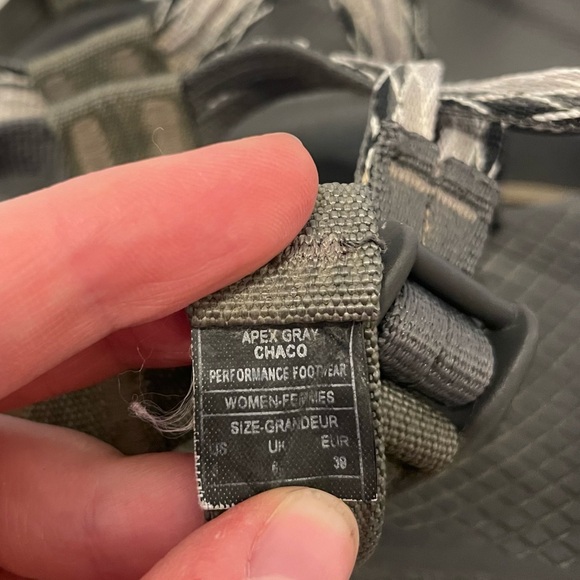 Chaco Women's Apex Gray Strappy Sandals US 8 Toe Loop Flats Outdoor Hiking - Picture 7 of 8